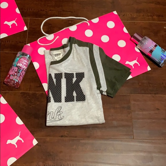 ❌ SOLD ❌ Victoria Secret Tee in army green - Picture 5 of 6